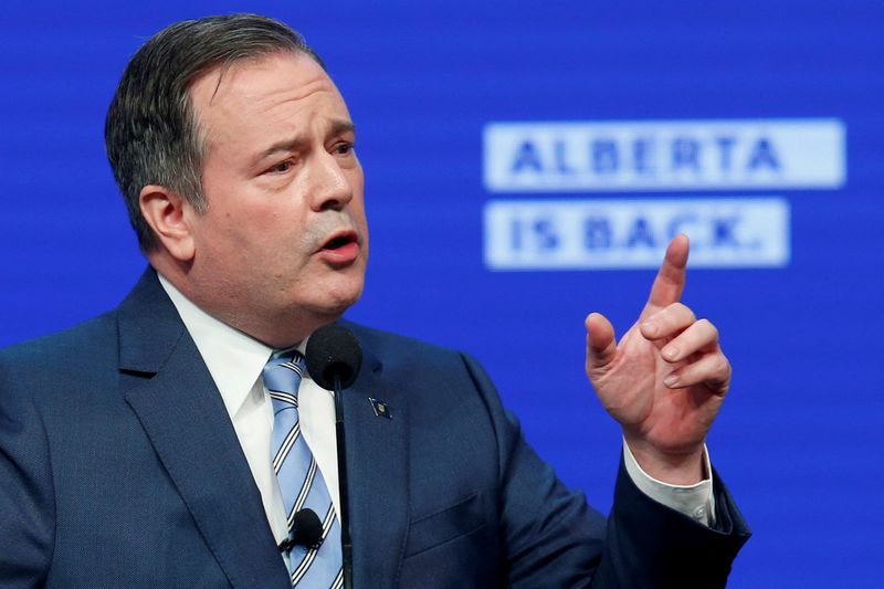 &copy; Reuters. FILE PHOTO: Alberta Premier Jason Kenney addresses delegates at the annual Alberta United Conservative Party convention in Calgary, Alberta, Canada November 20, 2021.  REUTERS/Todd Korol/File Photo