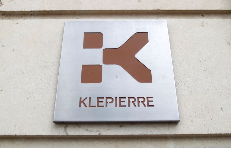&copy; Reuters. FILE PHOTO: The logo of Klepierre is seen on their headquarters in Paris, France, April 30, 2020.  REUTERS/Charles Platiau