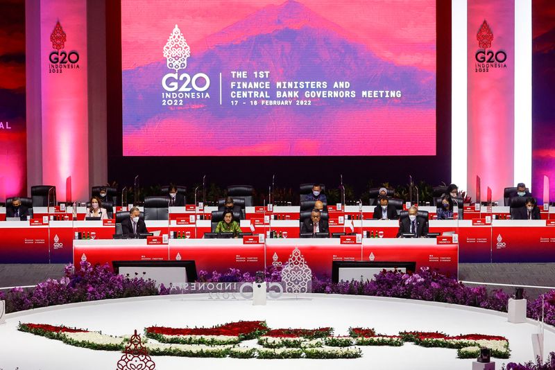 &copy; Reuters. Indonesia’s Minister of Finance Sri Mulyani and Indonesia’s Central Bank Governor Perry Warjiyo lead the opening ceremony of the G20 finance ministers and central bank governors meeting in Jakarta, Indonesia, February 17, 2022. Mast Irham/Pool via REU