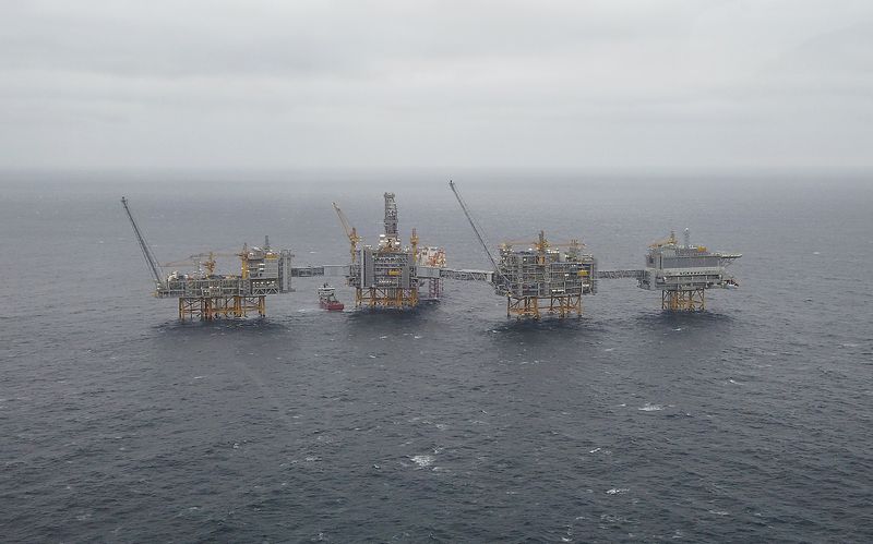 &copy; Reuters. FILE PHOTO: A general view of the Equinor's Johan Sverdrup oilfield platforms in the North Sea, Norway December 3, 2019. REUTERS/Ints Kalnins