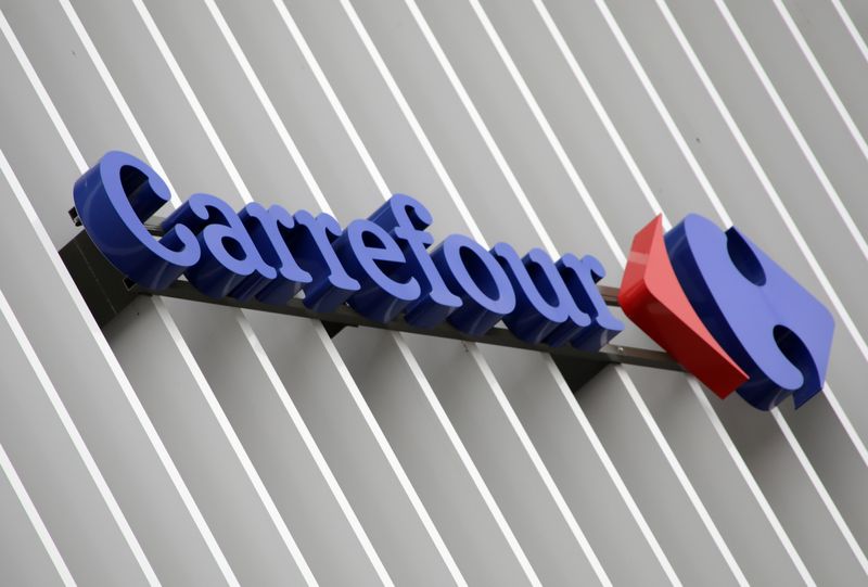 &copy; Reuters. FILE PHOTO: The logo of Carrefour is seen at a Carrefour Hypermarket store in Nice, France, February 17, 2021.   REUTERS/Eric Gaillard