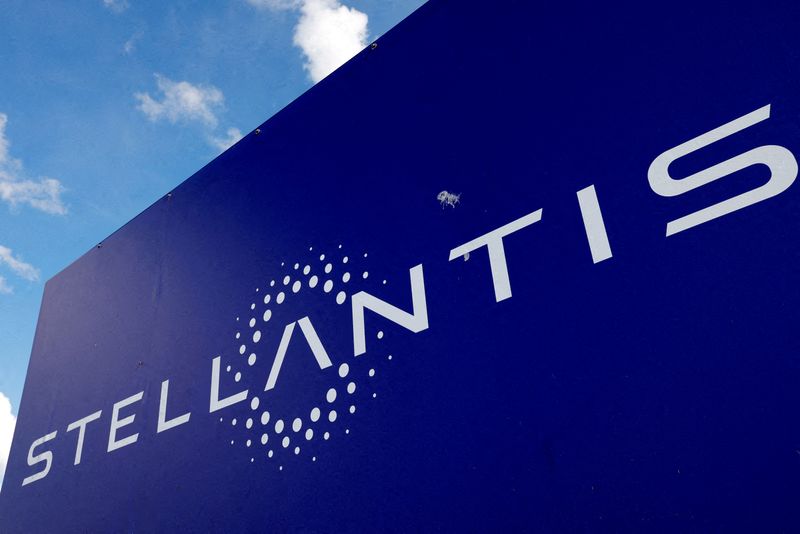 &copy; Reuters. FILE PHOTO: The logo of Stellantis is seen in this image provided on Nov. 9, 2020. Communication FCA /Handout via REUTERS