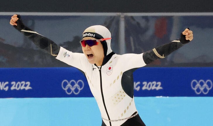 &copy; Reuters. 　２月１７日、北京冬季五輪はスピードスケート女子１０００メートルを行い、高木美帆が１分１３秒１９の五輪新記録で金メダルを獲得した（２０２２年　ロイター／Phil Noble）