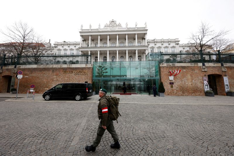 &copy; Reuters. FILE PHOTO: A member of Austrian armed forces walks past Palais Coburg, the site of a meeting of the Joint Comprehensive Plan of Action (JCPOA), in Vienna, Austria, February 8, 2022.  REUTERS/Leonhard Foeger/File Photo