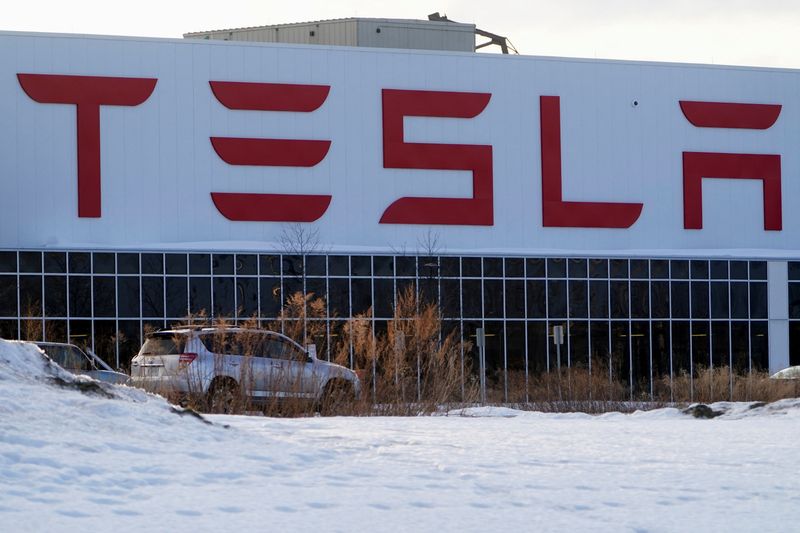 &copy; Reuters. A Tesla sign is pictured outside the Tesla Gigafactory 2 in Buffalo, New York, U.S., February 13, 2022. REUTERS/Carlo Allegri