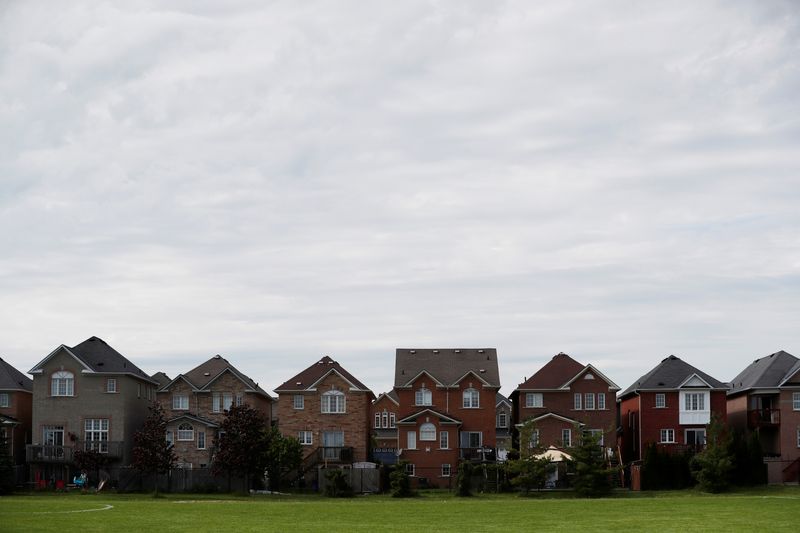 &copy; Reuters. FILE PHOTO - Houses back onto a park in Vaughan, a suburb with an active real estate market, in Toronto, Canada, May 24, 2017.    REUTERS/Mark Blinch