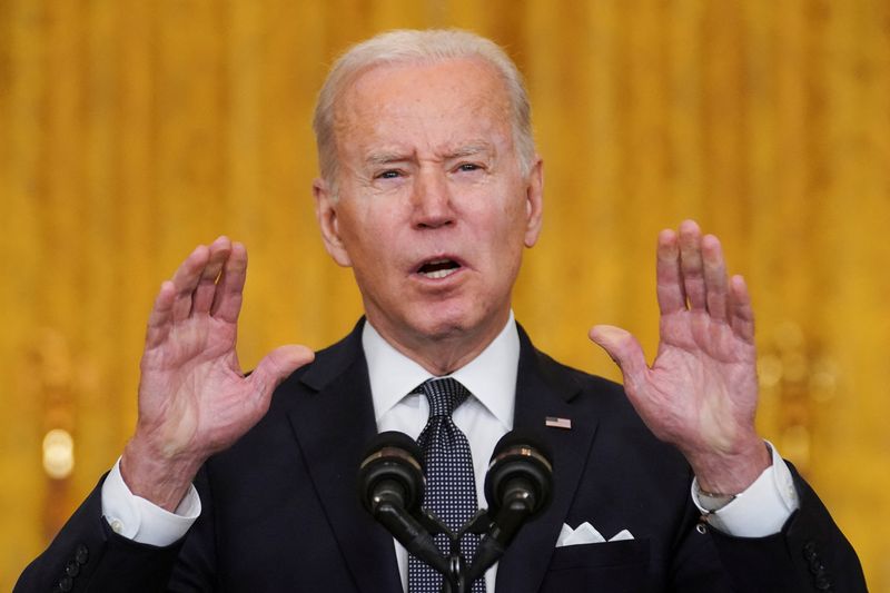 &copy; Reuters. FOTO DE ARCHIVO-El presidente de Estados Unidos, Joe Biden, habla sobre la situación en Rusia y Ucrania en la Casa Blanca en Washington, Estados Unidos. 15 de febrero de 2022. REUTERS/Kevin Lamarque