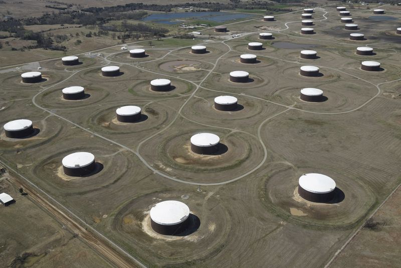 &copy; Reuters. FILE PHOTO: Crude oil storage tanks are seen from above at the Cushing oil hub, in Cushing, Oklahoma, March 24, 2016. Picture taken March 24, 2016.  REUTERS/Nick Oxford