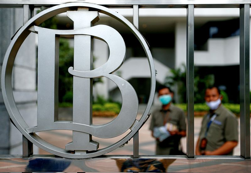 © Reuters. Bank Indonesia's logo is seen at Bank Indonesia headquarters in Jakarta, Indonesia, September 2, 2020. REUTERS/Ajeng Dinar Ulfiana