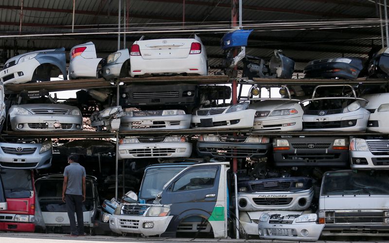 Shortage of Suzuki car mirrors reflects Sri Lanka's growing economic crisis