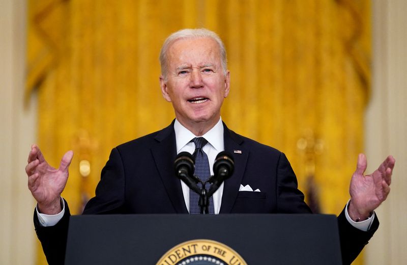 &copy; Reuters. FILE PHOTO: U.S. President Joe Biden speaks about the situation in Russia and Ukraine from the White House in Washington, U.S., February 15, 2022. REUTERS/Kevin Lamarque