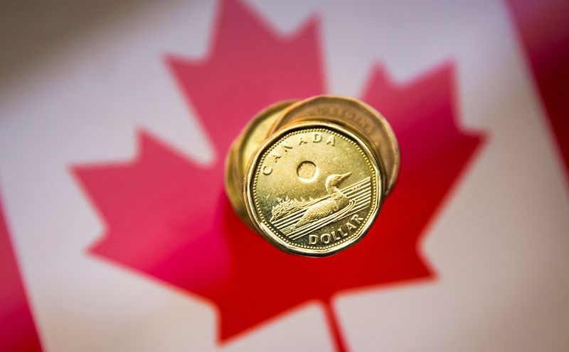 &copy; Reuters. FILE PHOTO: A Canadian dollar coin, commonly known as the "Loonie", is pictured in this illustration picture taken in Toronto, January 23, 2015.    REUTERS/Mark Blinch/File Photo