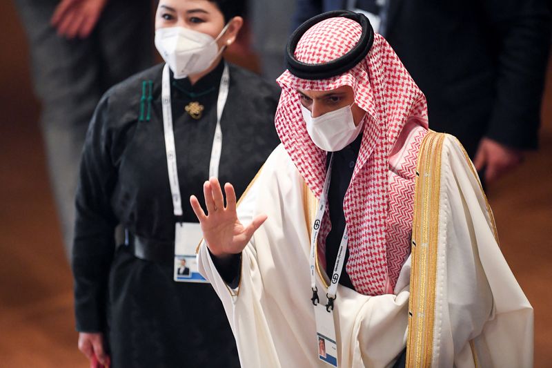 &copy; Reuters. الأمير فيصل بن فرحان آل سعود وزير الخارجية السعودي يحضر بدء مؤتمر ميونيخ للأمن في ميونيخ بألمانيا يوم الجمعة. تصوير: أندرياس جيبيبرت - رويتر