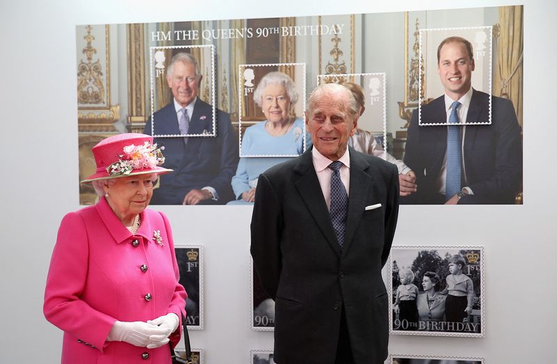 &copy; Reuters. FILE PHOTO: Queen Elizabeth II and Prince Philip, Duke of Edinburgh visit the Queen Elizabeth II delivery office in Windsor with Prince Philip, Duke of Edinburgh on April 20, 2016 in Windsor, Britain.   REUTERS/Chris Jackson/Pool