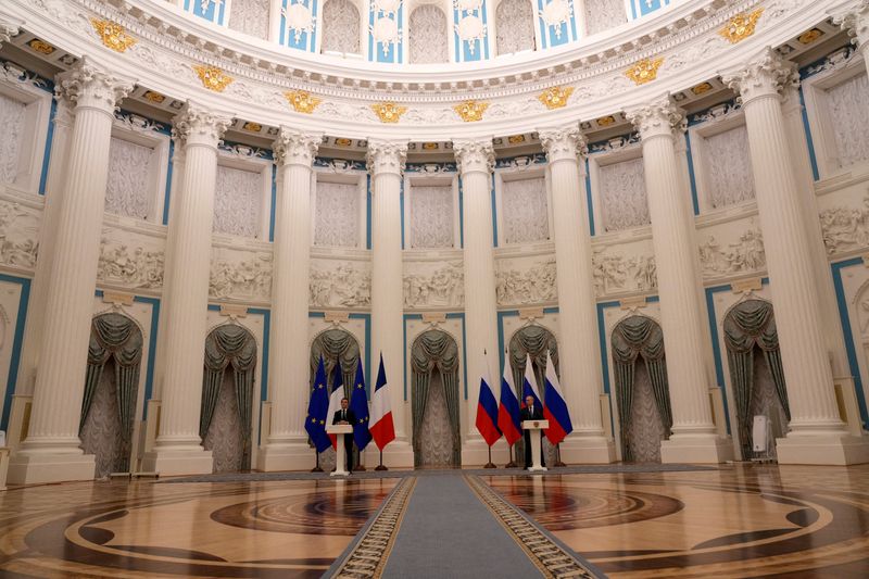 &copy; Reuters. Le Groupe de contact trilatéral sur l'Ukraine se réunira lundi dans le cadre des efforts diplomatiques impulsés dimanche par la France et la Russie pour parvenir à une désescalade dans la crise ukrainienne et à un cessez-le-feu dans l'est de l'ancie