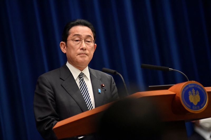 &copy; Reuters. FILE PHOTO: Japan's Prime Minister Fumio Kishida attends a news conference on the coronavirus (COVID-19) measures, in Tokyo, Japan, February 17, 2022. David Mareuil/Pool via REUTERS