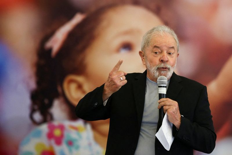 &copy; Reuters. Ex-presidente Luiz Inácio Lula da Silva discursa no Sindicato dos Metalúrgicos do ABC, em São Bernardo do Campo
29/01/2022 REUTERS/Carla Carniel