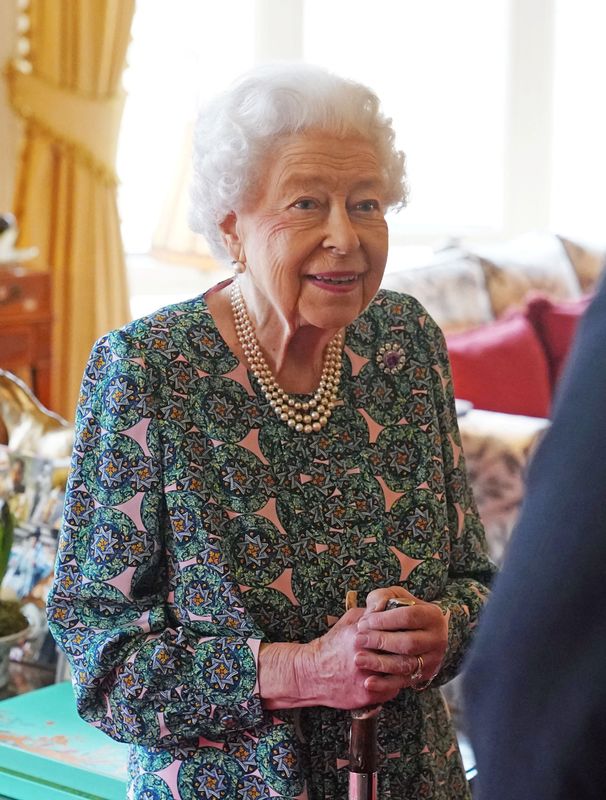 &copy; Reuters. Rainha britânica Elizabeth durante audiência em Windsor
16/02/2022 Steve Parsons/Pool via REUTERS