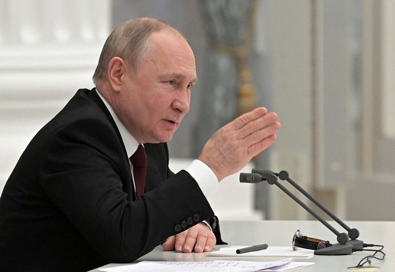 &copy; Reuters. Presidente da Rússia, Vladimir Putin, durante reunião com membros do Conselho de Segurança do país em Moscou
21/02/2022 Sputnik/Alexey Nikolsky/Kremlin via REUTERS