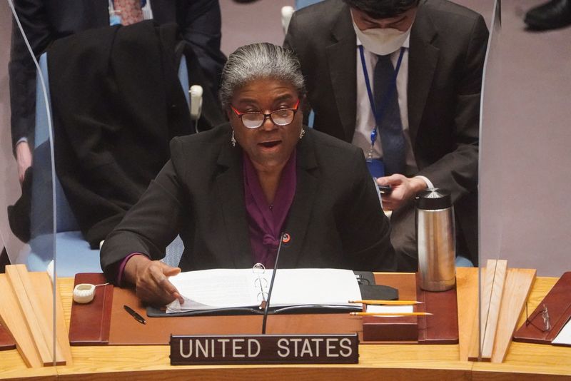 &copy; Reuters. ليندا توماس جرينفيلد سفيرة الولايات المتحدة لدى الأمم المتحدة تتحدث في نيويورك يوم الاثنين. تصوير: كارلو اليجري - رويترز. 