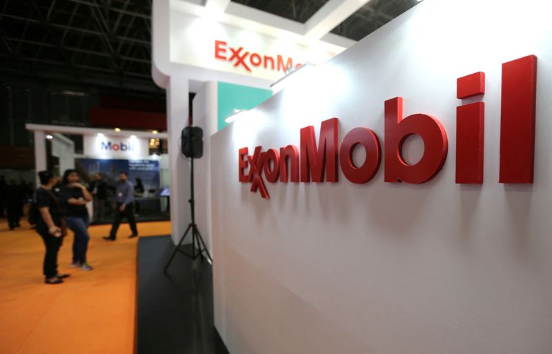 &copy; Reuters. FILE PHOTO: A logo of the Exxon Mobil Corp is seen at the Rio Oil and Gas Expo and Conference in Rio de Janeiro, Brazil September 24, 2018. REUTERS/Sergio Moraes