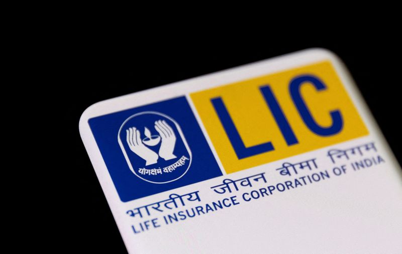 &copy; Reuters. FILE PHOTO: Life Insurance Corporation of India (LIC) logo is seen displayed on a smartphone in this illustration taken February 20, 2022. REUTERS/Dado Ruvic/File Photo