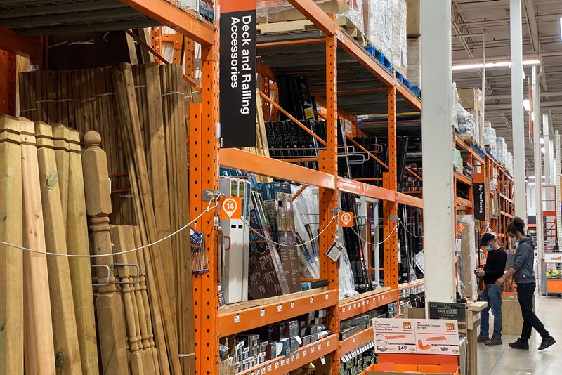 &copy; Reuters. FILE PHOTO - Customers browse among the decking supplies aisle in a Home Depot store in Toronto, Ontario, Canada March 21, 2021. Picture taken March 21, 2021. REUTERS/Chris Helgren