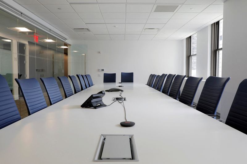 © Reuters. FILE PHOTO: A boardroom is seen in an office building in Manhattan, New York City, New York, U.S., May 24, 2021. REUTERS/Andrew Kelly