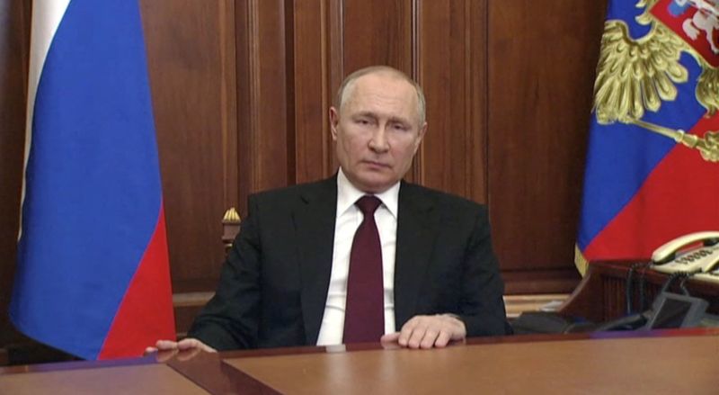 &copy; Reuters. صورة من تلفزيون رويترز نشرت يوم الاثنين للرئيس الروسي فلاديمير بوتين يلقي كلمة للأمة في موسكو.
