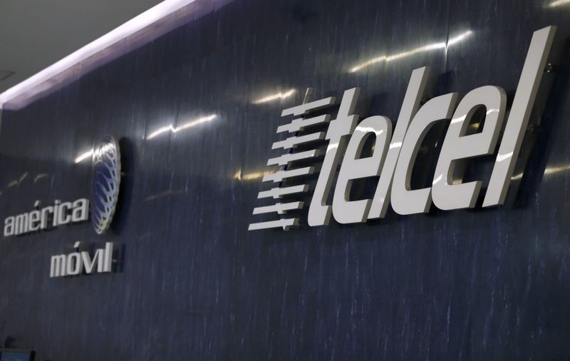 &copy; Reuters. FILE PHOTO: The logos of America Movil and its commercial brand Telcel are seen on the wall of the reception area in the company's corporate offices in Mexico City August 12, 2015. REUTERS/Henry Romero