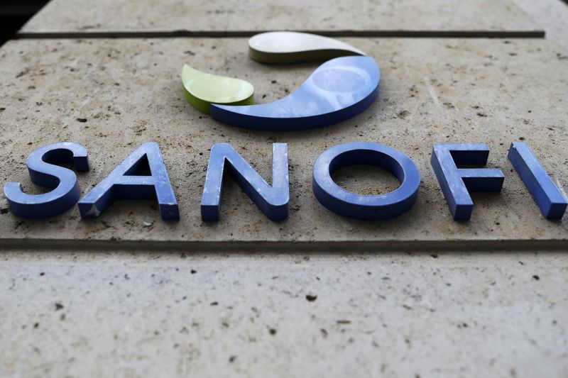 &copy; Reuters. FILE PHOTO: The logo of Sanofi is seen at the company's headquarters in Paris, France, January 31, 2022. REUTERS/Violeta Santos Moura