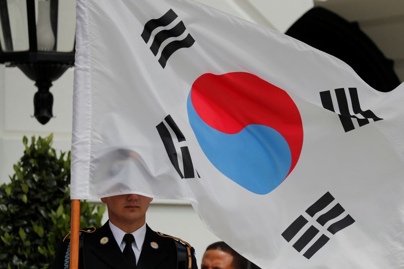 &copy; Reuters. علم كوريا الجنوبية في واشنطن في صورة من أرشيف رويترز. 