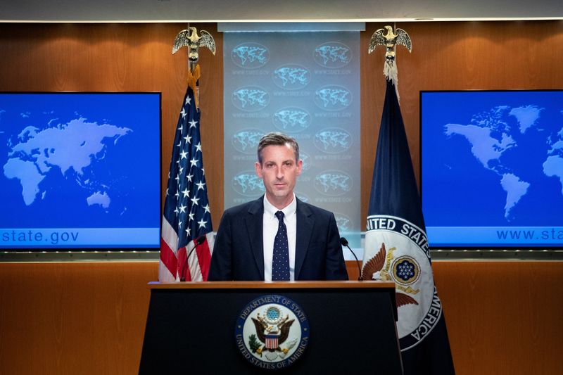 &copy; Reuters. المتحدث باسم وزارة الخارجية الأمريكية نيد برايس خلال مؤتمر صحفي في واشنطن يوم الأربعاء. تصوير توم برينر - رويترز.
