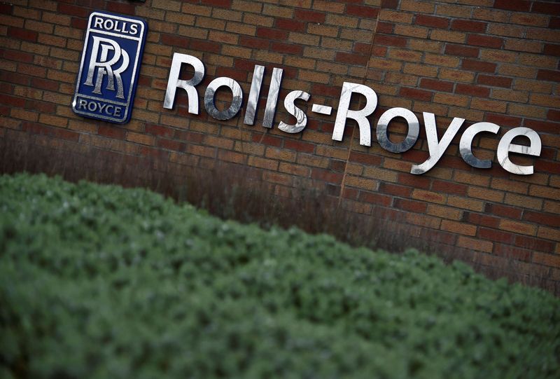 &copy; Reuters. FILE PHOTO: A Rolls-Royce logo is seen at the company aerospace engineering and development site in Bristol, Britain December 17, 2015.  REUTERS/Toby Melville