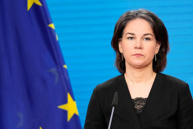 &copy; Reuters. German Foreign Minister Annalena Baerbock briefs the media following a meeting of German government's crisis unit, at the foreign ministry in Berlin, Germany, February 24, 2022. Markus Schreiber/Pool via REUTERS