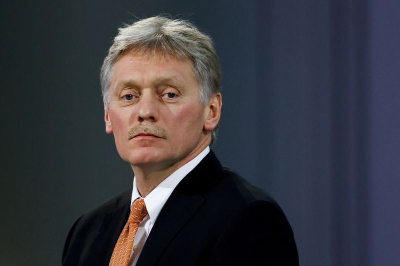 &copy; Reuters. FILE PHOTO: Kremlin spokesman Dmitry Peskov attends an annual end-of-year news conference of Russian President Vladimir Putin, in Moscow, Russia, December 23, 2021. REUTERS/Evgenia Novozhenina/File Photo