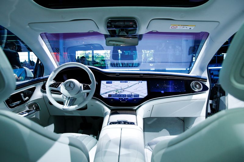 &copy; Reuters. FILE PHOTO: The interior of a Mercedes EQE is seen ahead of the Munich Motor Show IAA Mobility 2021 in Munich, Germany, September 5, 2021. REUTERS/Michaela Rehle/File Photo