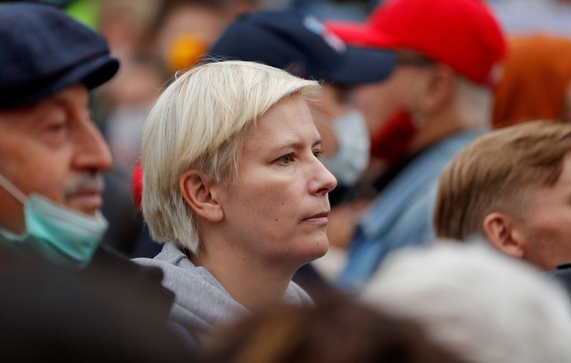 &copy; Reuters. La activista de derechos y política rusa Marina Litvinovich asiste a una manifestación de la oposición para protestar contra los resultados de unas elecciones parlamentarias en Moscú, Rusia, 25 de septiembre de 2021. REUTERS/Evgenia Novozhenina