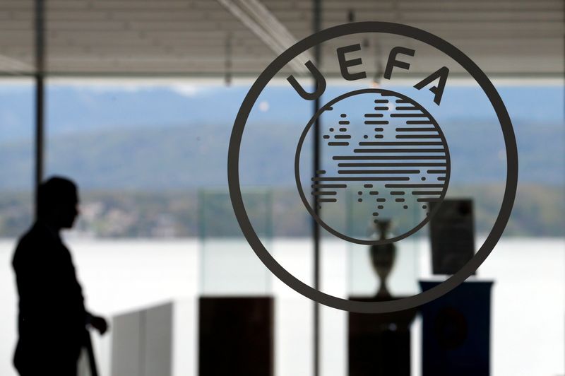 &copy; Reuters. شعار الاتحاد الأوروبي لكرة القدم (اليويفا) في سويسرا. رويترز