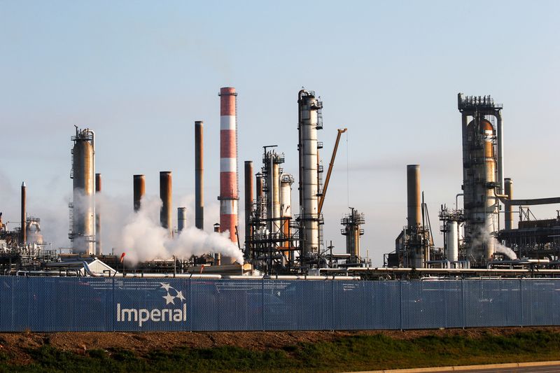 &copy; Reuters. FILE PHOTO: The Imperial Strathcona Refinery which produces petrochemicals is seen near Edmonton, Alberta, Canada, October 7, 2021.  REUTERS/Todd Korol/File Photo