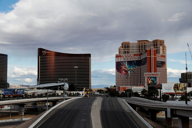 &copy; Reuters. File photo -Empty roads leading into and out of the Las Vegas strip are seen as the spread of coronavirus disease (COVID-19) continues, in Las Vegas, Nevada U.S., April 9, 2020.  REUTERS/Shannon Stapleton     