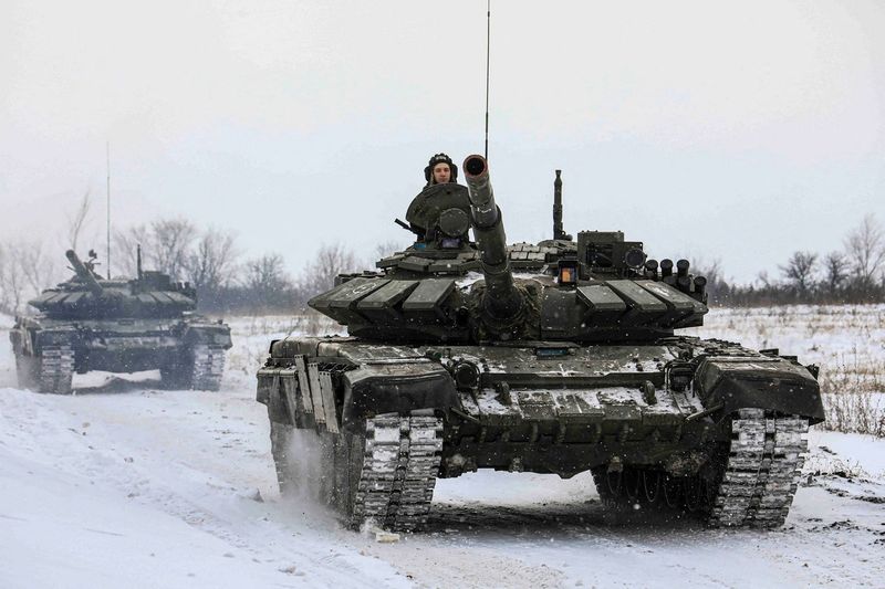 © Reuters. Militares russos durante exercício militar na região de Leningrado
14/02/2022 Ministério da Defesa da Rússia/Divulgação via REUTERS