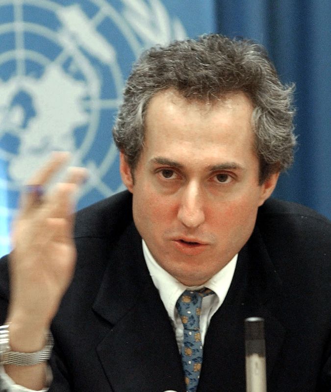&copy; Reuters. المتحدث باسم الأمم المتحدة ستيفاني دوجاريك خلال مؤتمر صحفي في جنيف في صورة من أرشيف رويترز. 