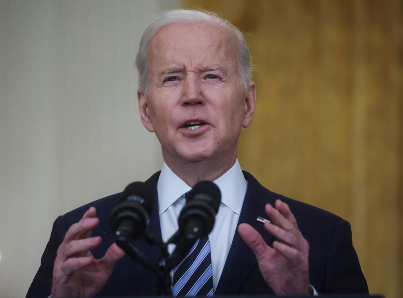 © Reuters. U.S. President Joe Biden delivers remarks on Russia's attack on Ukraine, in the East Room of the White House in Washington, U.S., February 24, 2022. REUTERS/Leah Millis