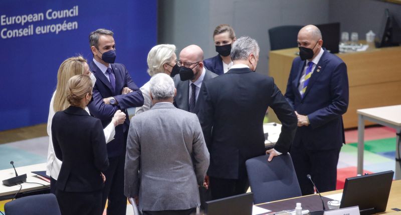 &copy; Reuters. قادة دول بالاتحاد الأوروبي خلال اجتماع في بروكسل يوم الخميس. صورة من ممثل لوكالات الأنباء. 