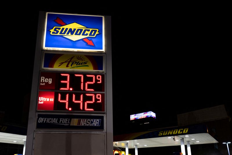 &copy; Reuters. FILE PHOTO: Gas prices are displayed at a Sunoco gas station after the inflation rate hit a 40-year high in January, in Philadelphia, Pennsylvania, U.S. February 19, 2022. REUTERS/Hannah Beier