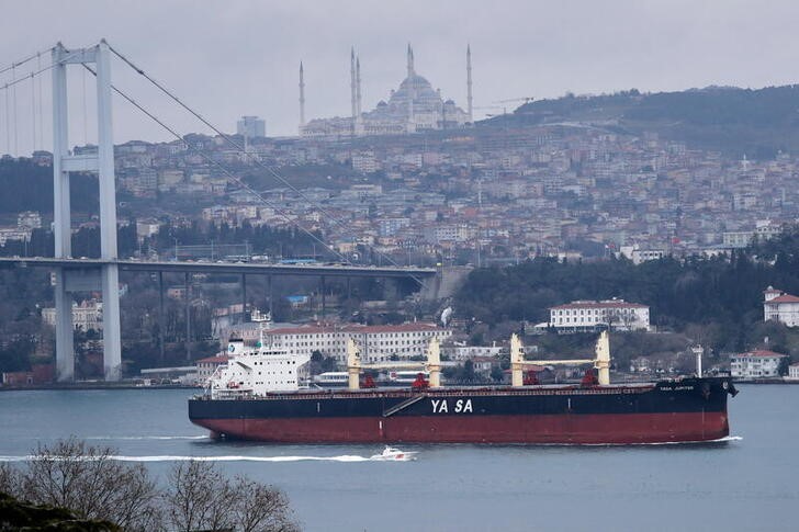 &copy; Reuters. Marshall Islands-flagged bulk carrier Yasa Jupiter, a Turkish-owned ship which was hit by a bomb off the coast of Ukraine's port city Odessa on Thursday, sails in the Bosphorus in Istanbul, Turkey February 25, 2022. REUTERS/Murad Sezer