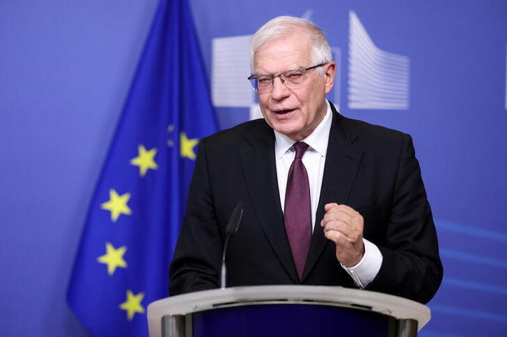 &copy; Reuters. Josep Borrell, European Commission vice-president in charge of foreign policy gives a joint media statement with the commission president on Russia's attack on Ukraine, in Brussels, Belgium February 24, 2022. Kenzo Tribouillard/Pool via REUTERS