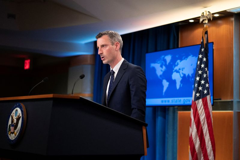 &copy; Reuters. المتحدث باسم وزارة الخارجية الأمريكية نيد برايس يتحدث في مؤتمر صحفي في مقر الوزارة في واشنطن يوم 23 فبراير شباط 2022. تصوير: توم برينر - رويترز. 