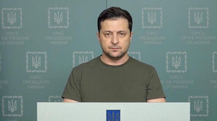 &copy; Reuters. Ukrainian President Volodymyr Zelenskiy makes a statement in Kyiv, Ukraine, February 27, 2022, in this still image taken from a handout video. Ukrainian Presidential Press Service/Handout via REUTERS THIS IMAGE HAS BEEN SUPPLIED BY A THIRD PARTY
